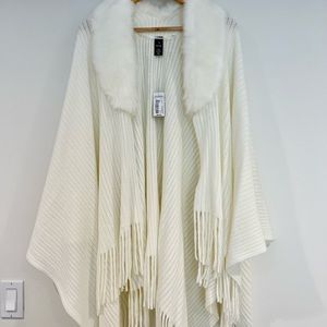 White Fall/Winter Shawl w/Faux Fur Collar
